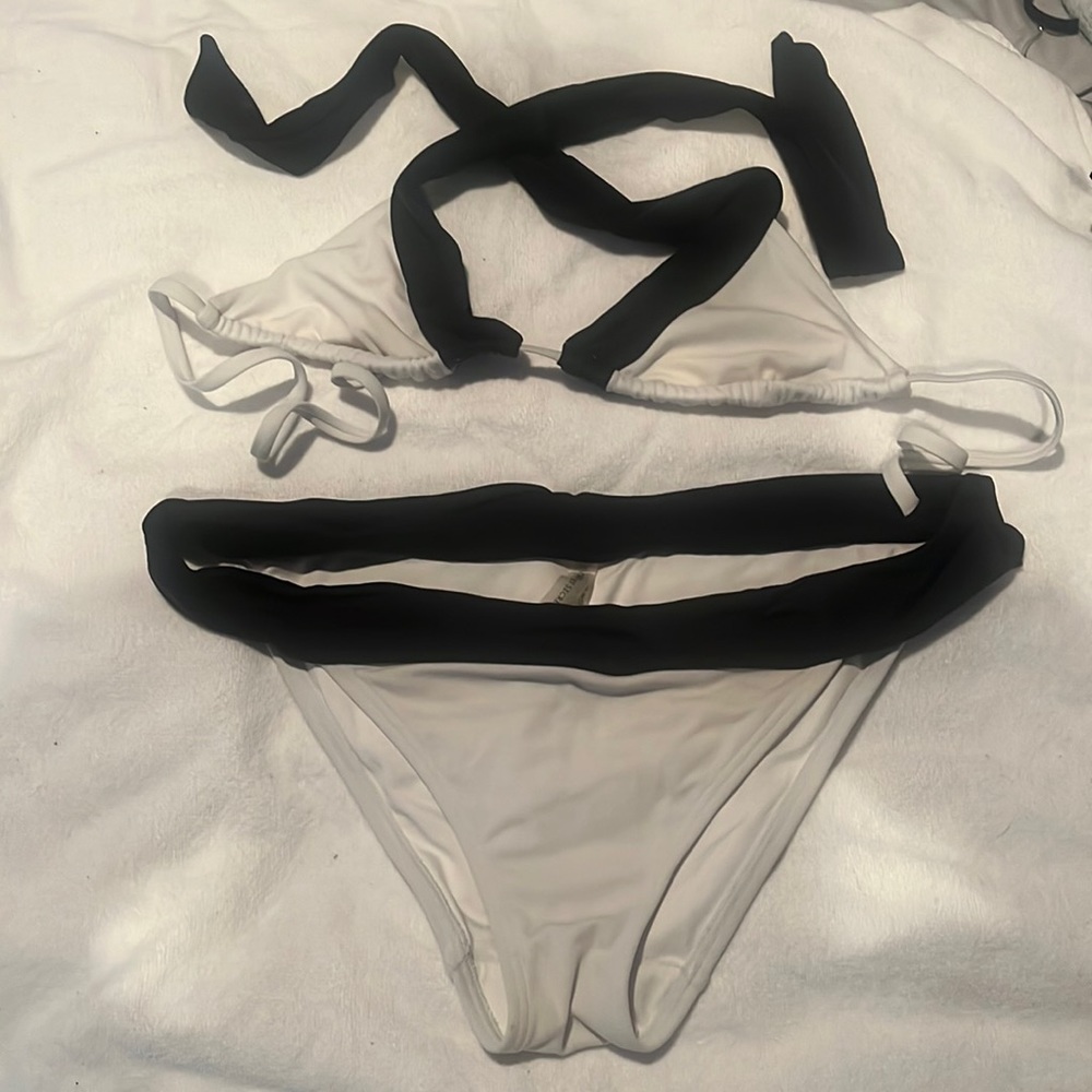 M/L Victoria’s Secret Black and White vintage bikini